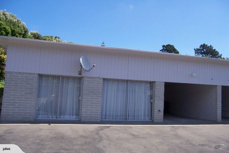 Photo of property in 3c Peckham Grove, Tawa, Wellington, 5028