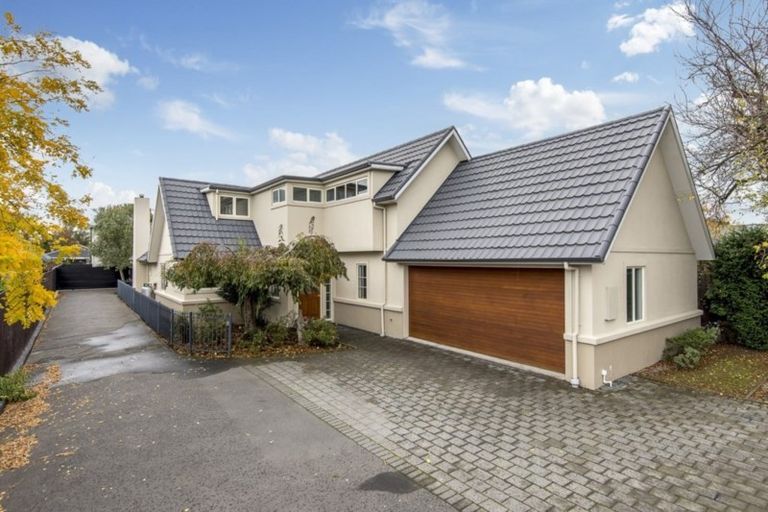 Photo of property in 43 Memorial Avenue, Ilam, Christchurch, 8053