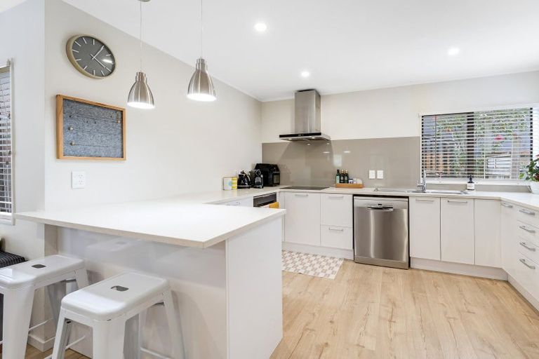 Photo of property in 4/72 Moore Street, Howick, Auckland, 2014