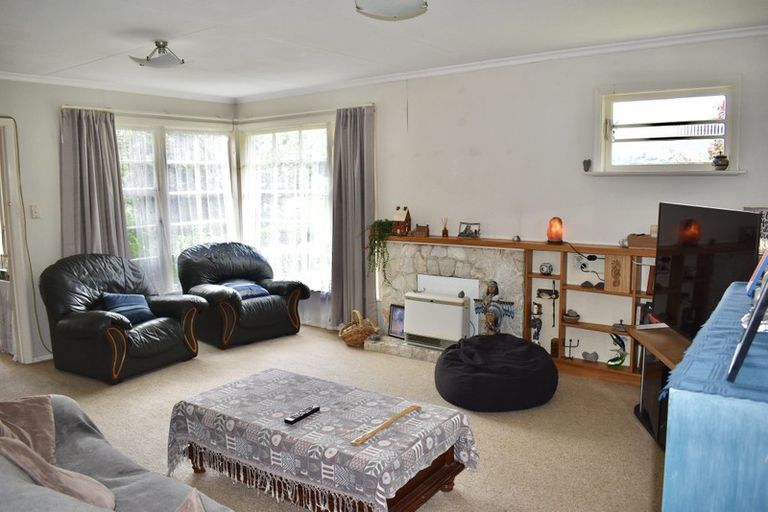 Photo of property in 32 Te Roto Road, Otaki, 5512