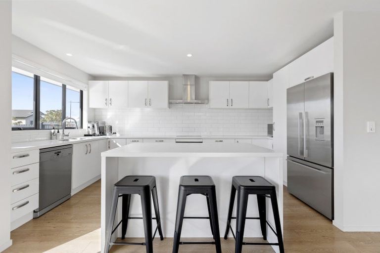 Photo of property in 2 Pimelea Street, Papamoa Beach, Papamoa, 3118