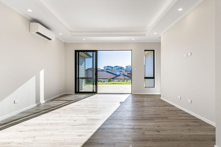 Photo of property in 16 Captain Rings Drive, Papakura, 2110