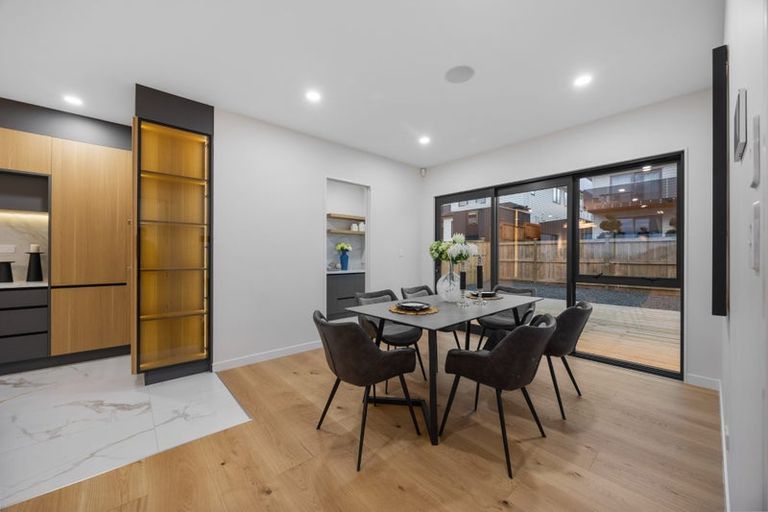 Photo of property in 8 Mill Hill Close, Flat Bush, 2019