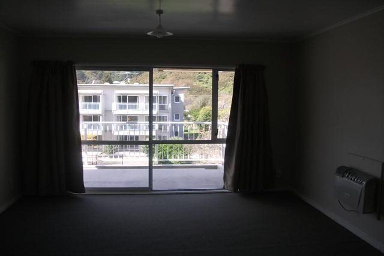 Photo of property in 95 Farmer Crescent, Taita, Lower Hutt, 5011