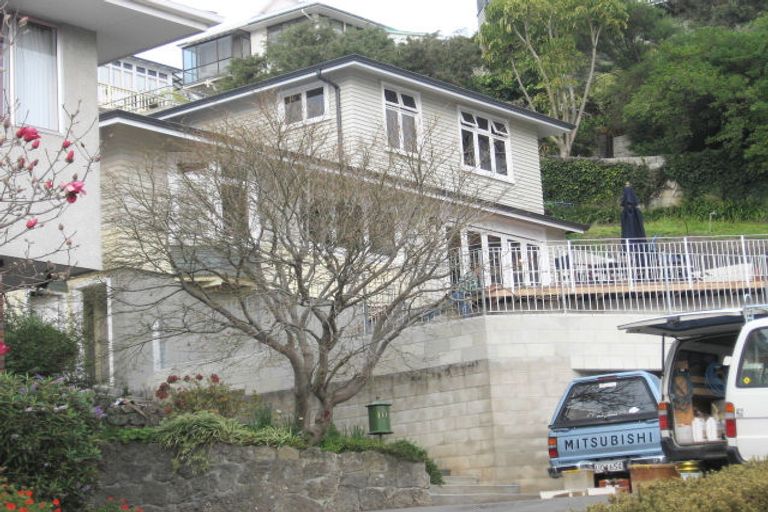 Photo of property in 10 Denholm Road, Hospital Hill, Napier, 4110