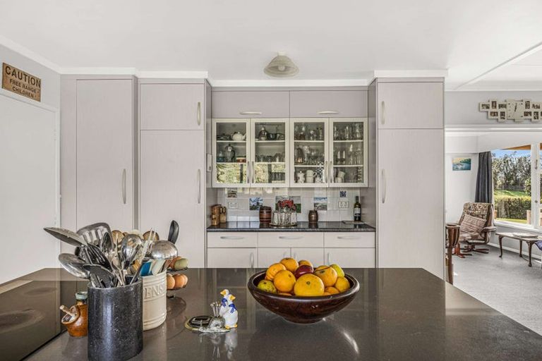 Photo of property in 9 Pukearuhe Road, Mimi, Urenui, 4377