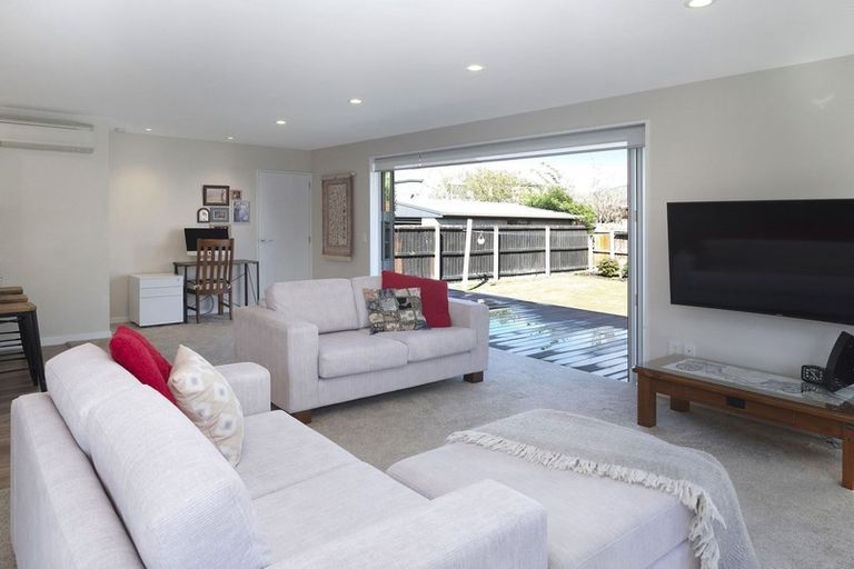 Photo of property in 35 Delph Street, Avonhead, Christchurch, 8042