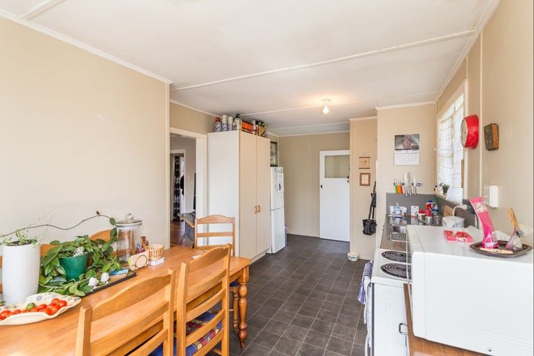 Photo of property in 577 Queen Street East, Levin, 5510