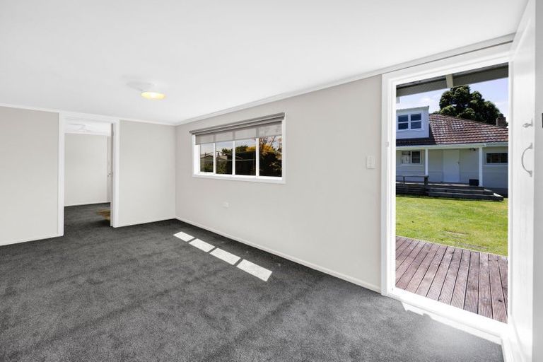 Photo of property in 1354 Devon Road, Brixton, Waitara, 4382