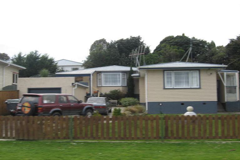 Photo of property in 16 Read Street, Levin, 5510