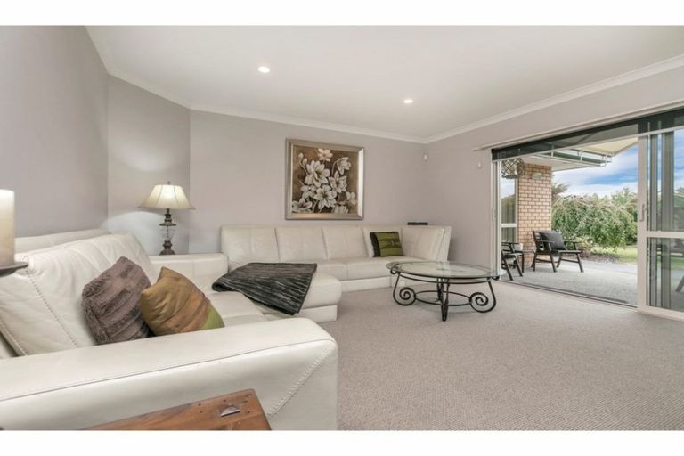 Photo of property in 10 Station Road, Huapai, Kumeu, 0810