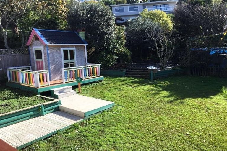 Photo of property in 12 Arahia Street, Northcote, Auckland, 0627