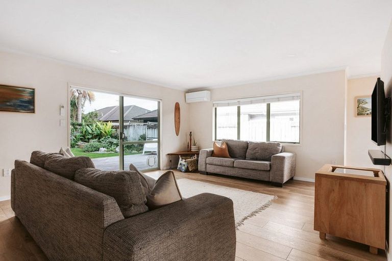 Photo of property in 14 Grabella Place, Papamoa Beach, Papamoa, 3118