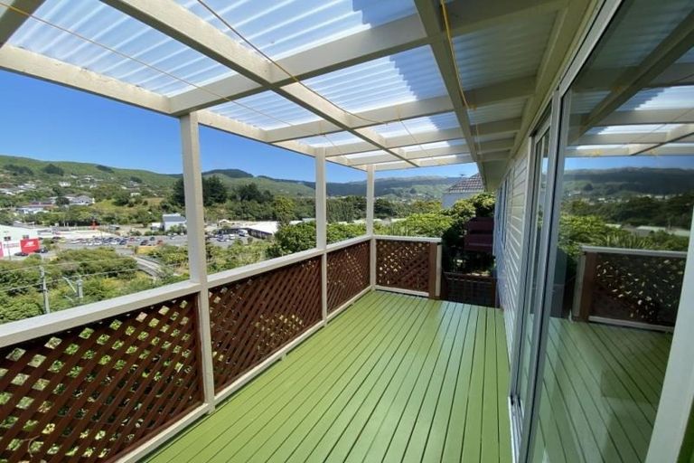 Photo of property in 15b Florio Terrace, Tawa, Wellington, 5028