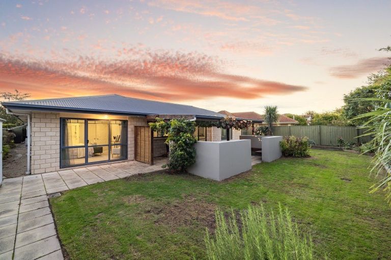 Photo of property in 8 Redfern Street, Northwood, Christchurch, 8051