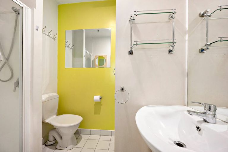 Photo of property in Terrace Garden Apartments, 9c/120 The Terrace, Wellington Central, Wellington, 6011
