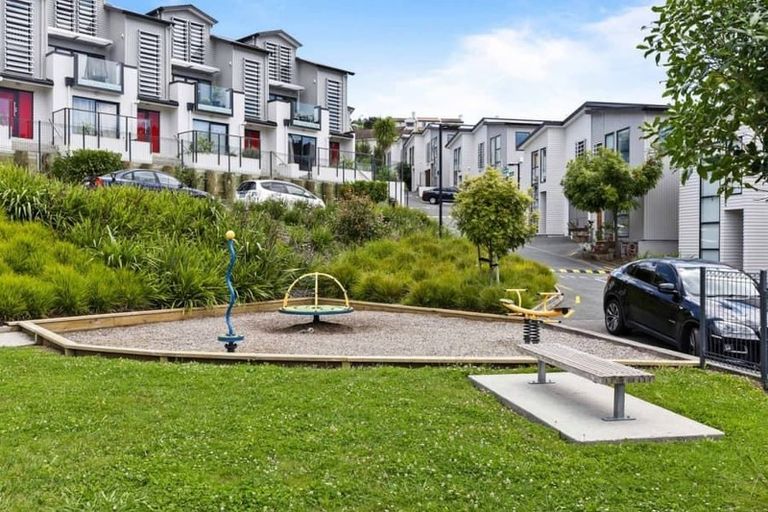 Photo of property in 70 Makamaka Lane, Albany Heights, Auckland, 0632