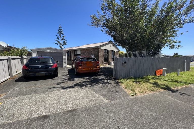 Photo of property in 2/1 Thomas Road, Flat Bush, Auckland, 2019