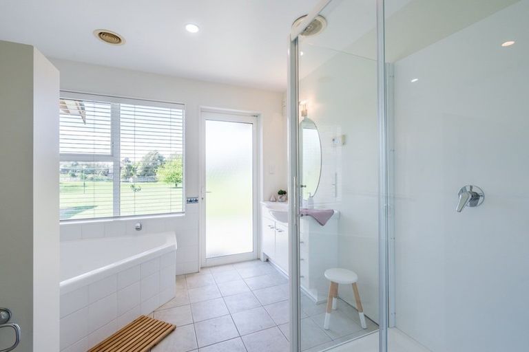 Photo of property in 39 Killalea Place, Paraparaumu, 5032