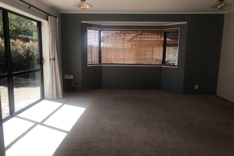 Photo of property in 3/27 Luplau Crescent, Cockle Bay, Auckland, 2014