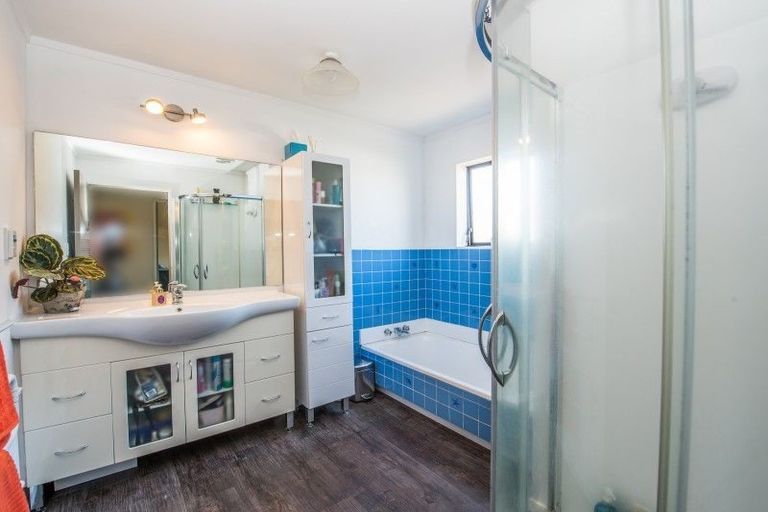 Photo of property in 17b Dover Road, St Andrews, Hamilton, 3200