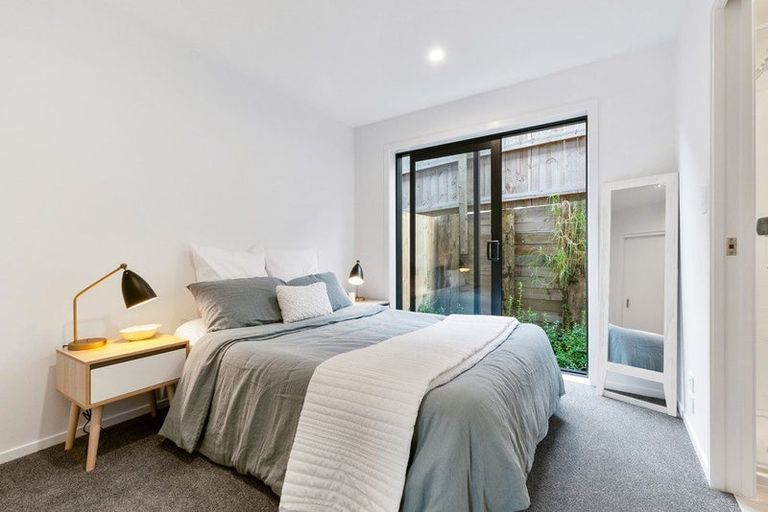 Photo of property in 3 Meg Lane, Glen Eden, 0602