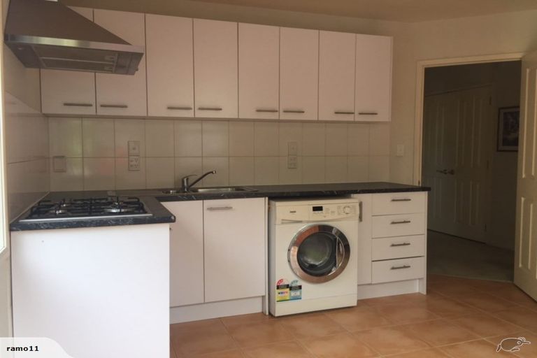 Photo of property in 19 Grammar School Road, Pakuranga, Auckland, 2010