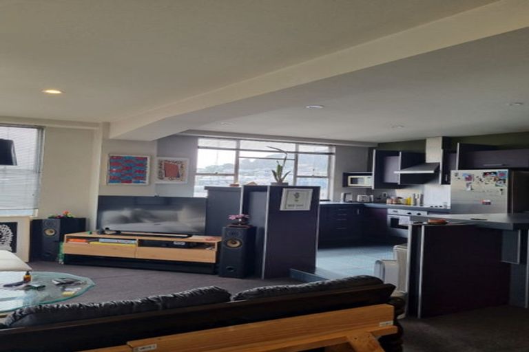 Photo of property in Grandstand Apartments, 8/80 Kent Terrace, Mount Victoria, Wellington, 6011