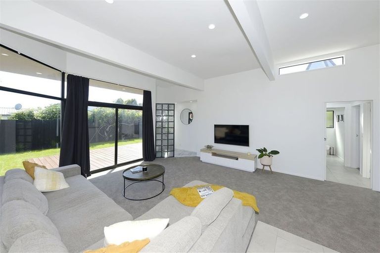 Photo of property in 1/84 Cutts Road, Russley, Christchurch, 8042