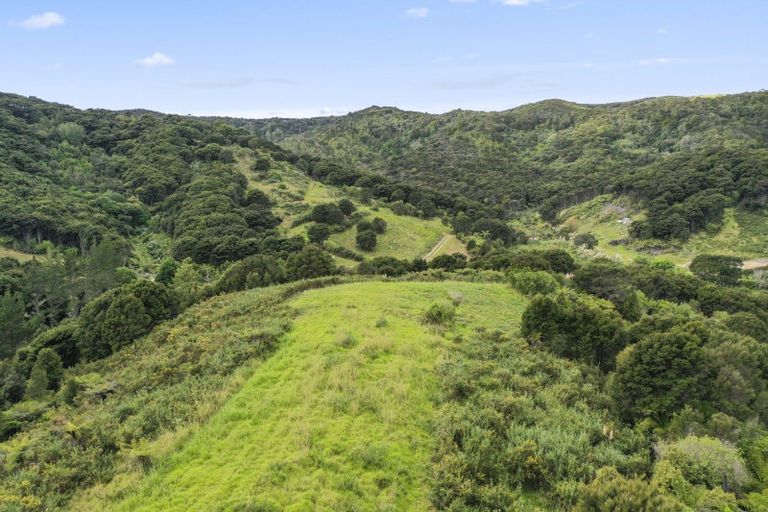 Photo of property in 138 Paroa Bay Road, Russell, 0272