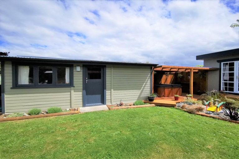 Photo of property in 42 Thyra Street, Dannevirke, 4930