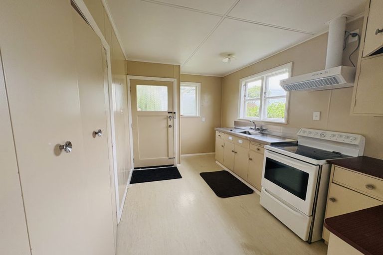 Photo of property in 80a Wikiriwhi Crescent, Awapuni, Palmerston North, 4412