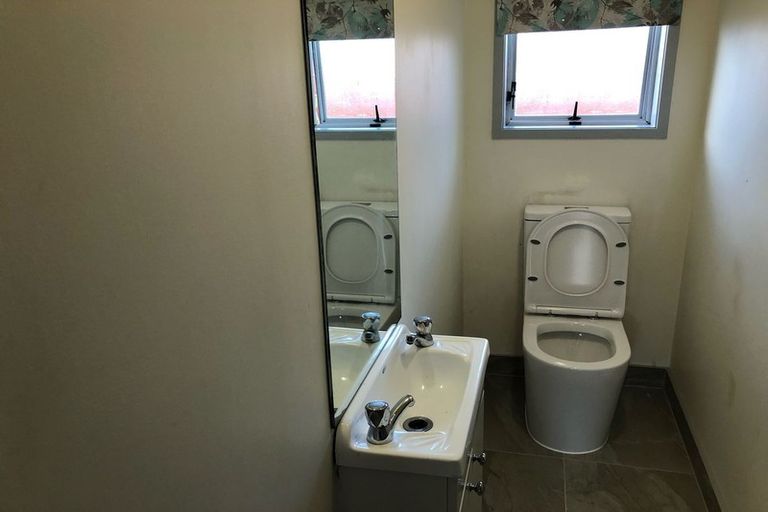 Photo of property in 2/8 Parera Place, Papatoetoe, Auckland, 2025