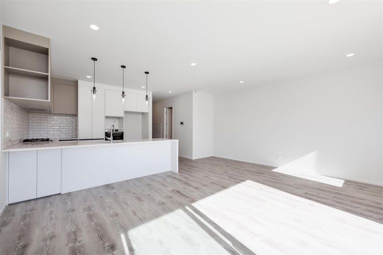 Photo of property in 8 Paparahi Place, Wainui, 0992