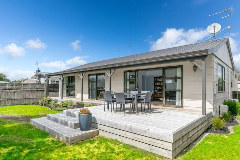 Photo of property in 110 Oakfield Crescent, Pukete, Hamilton, 3200