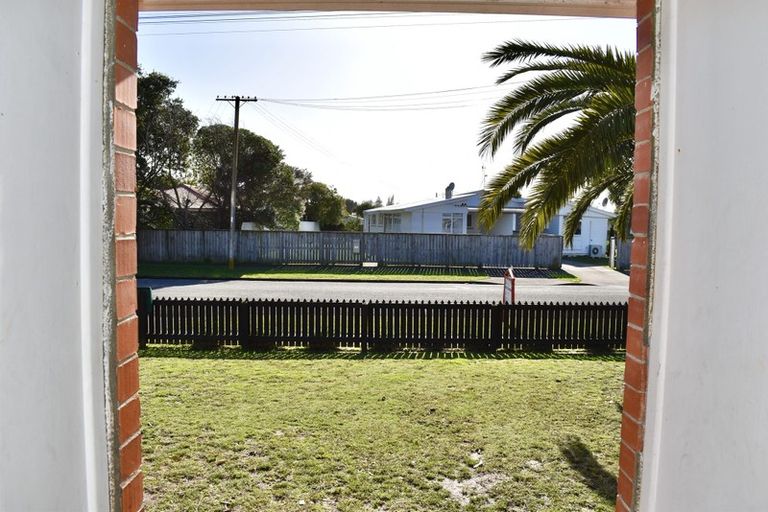 Photo of property in 10 Temuera Street, Otaki, 5512