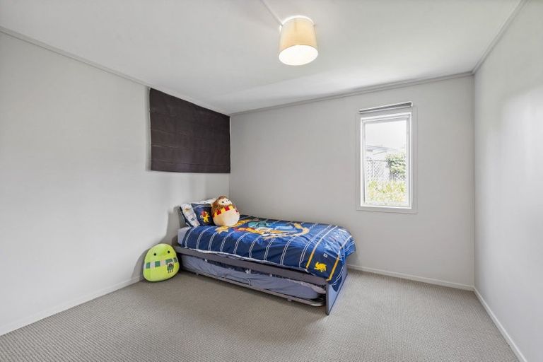 Photo of property in 15 Shortland Street, Lower Vogeltown, New Plymouth, 4310