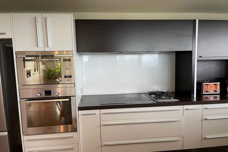 Photo of property in 124 Major Hornbrook Road, Mount Pleasant, Christchurch, 8081