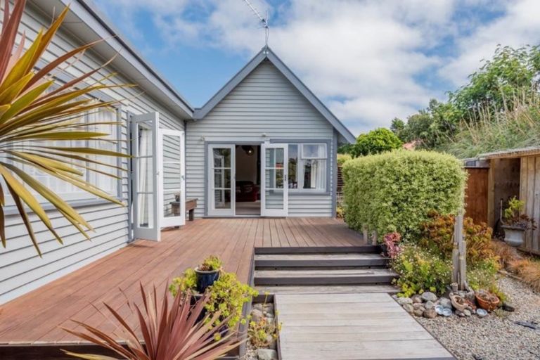 Photo of property in 52a Te Moana Road, Waikanae Beach, Waikanae, 5036