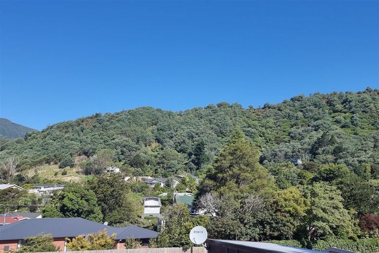 Photo of property in 37a Wairau Road, Picton, 7220