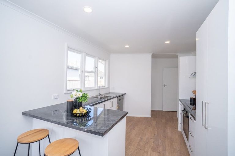 Photo of property in 6 Esk Street, Roslyn, Palmerston North, 4414