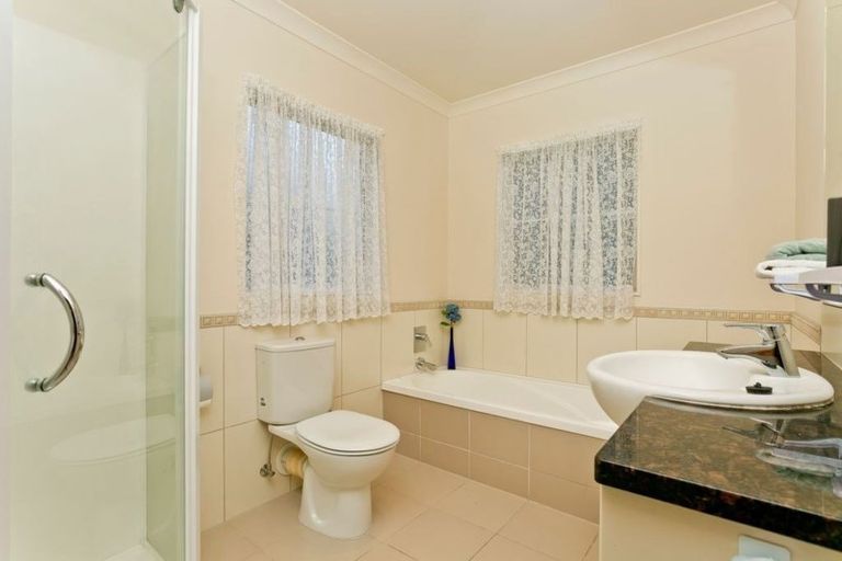 Photo of property in 9a Moore Street, Hillcrest, Auckland, 0627