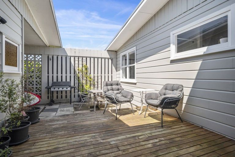 Photo of property in 54 Tremaine Avenue, Two Mile Bay, Taupo, 3330