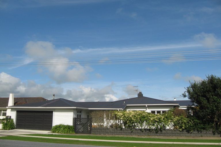 Photo of property in 83 Queen Street, Waitara, 4320