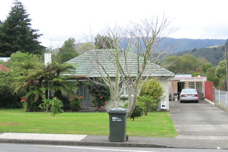 Photo of property in 208 Akatarawa Road, Birchville, Upper Hutt, 5018