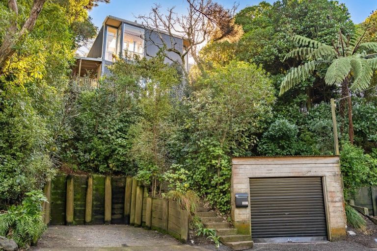 Photo of property in 100 Motuhara Road, Plimmerton, Porirua, 5026