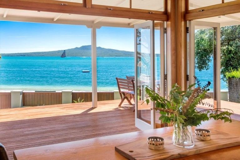 Photo of property in 48 Cheltenham Road, Devonport, Auckland, 0624