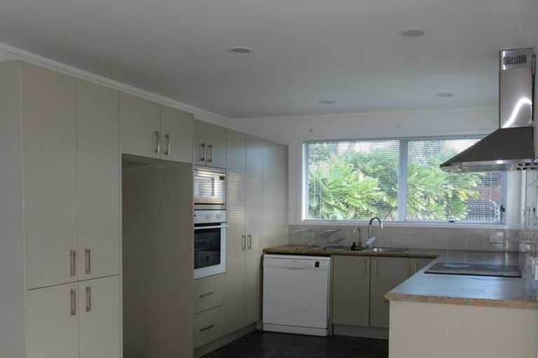 Photo of property in 6 Allington Road, Massey, Auckland, 0614