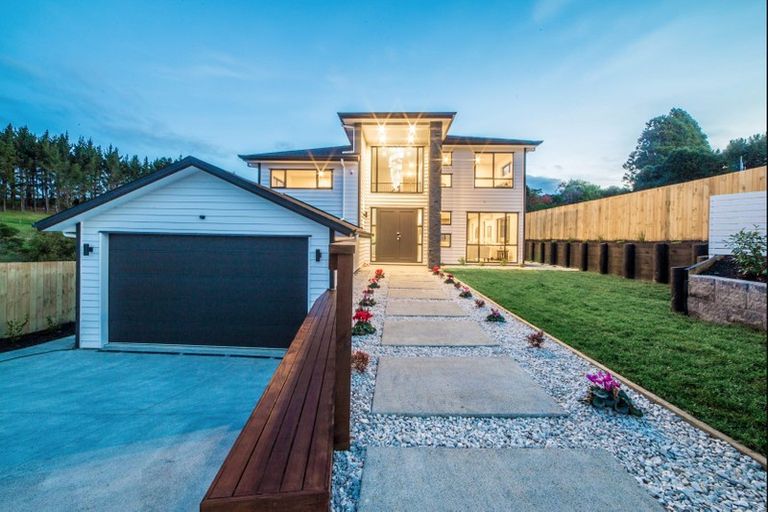 Photo of property in 13 Paitry Place, Swanson, Auckland, 0614