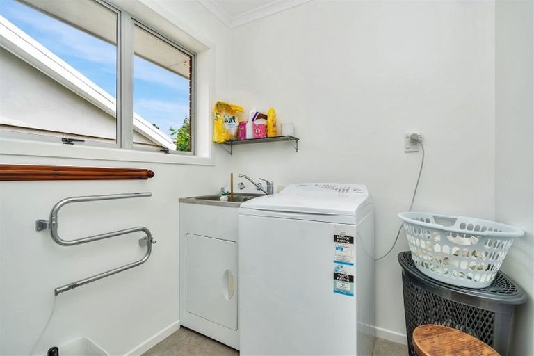 Photo of property in 11 Fiona Place, Dinsdale, Hamilton, 3204